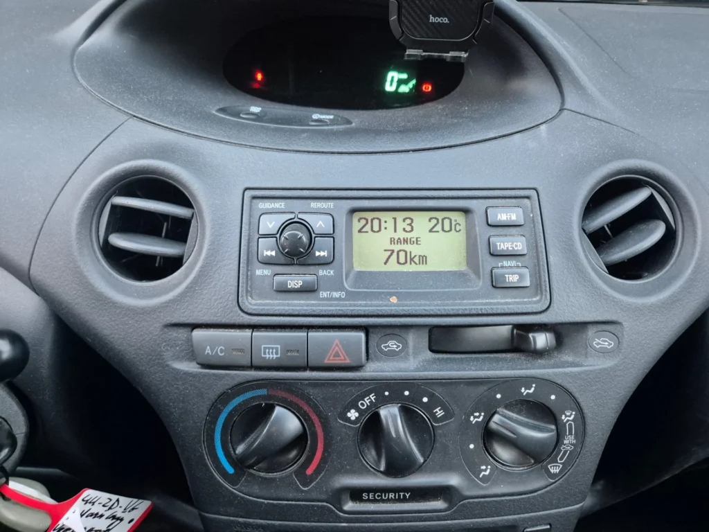 Toyota Yaris 1.3 — foto 16