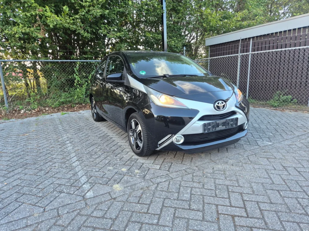 Toyota Aygo Xplay — foto 2