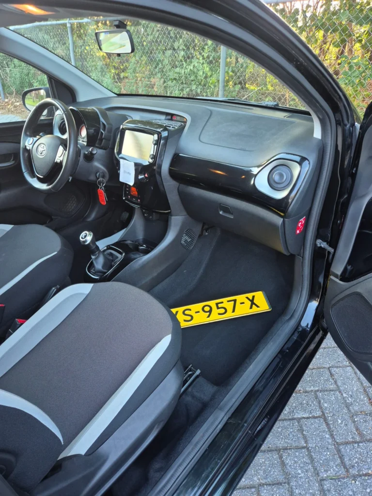 Toyota Aygo Xplay — foto 7
