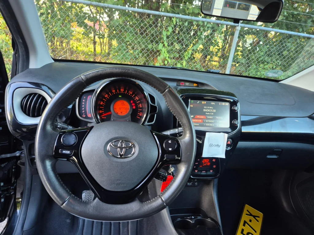 Toyota Aygo Xplay — foto 9
