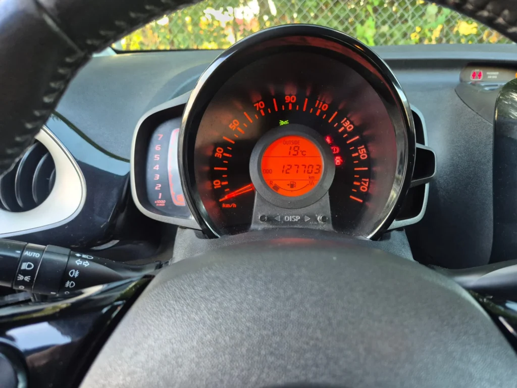 Toyota Aygo Xplay — foto 12