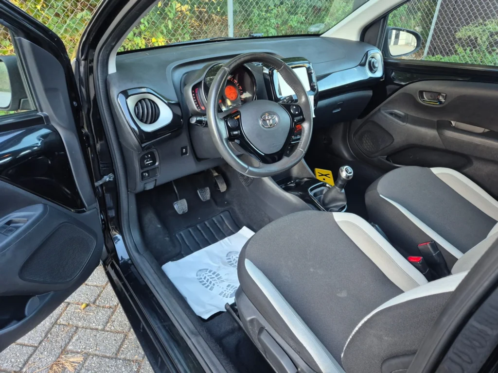 Toyota Aygo Xplay — foto 16